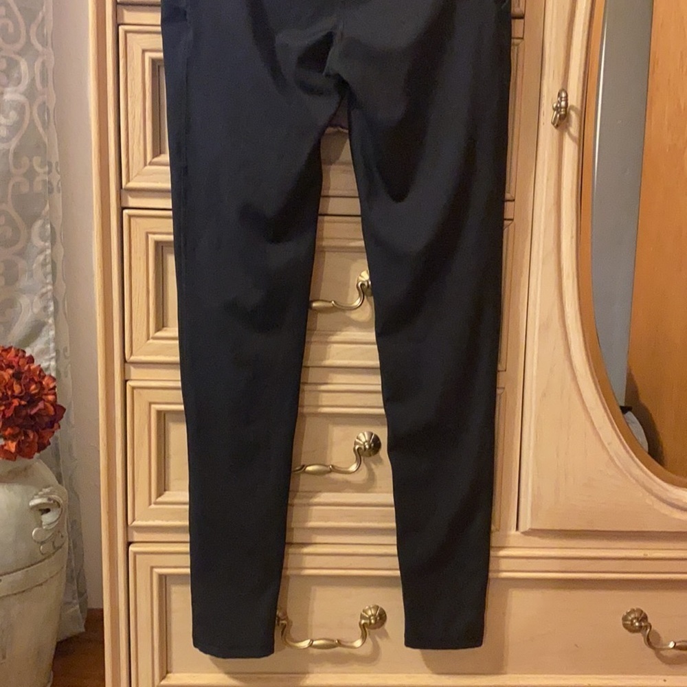 High Waisted Leggings - Picture 9 of 10